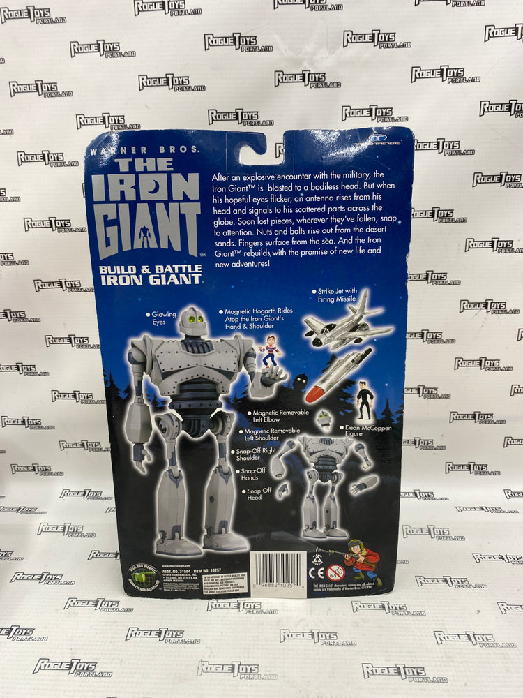 The Iron Giant Build & Battle Iron Giant