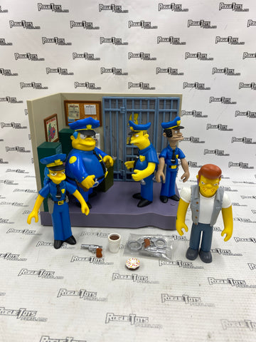 The Simpsons World of Springfield Police Station w/5 Figures