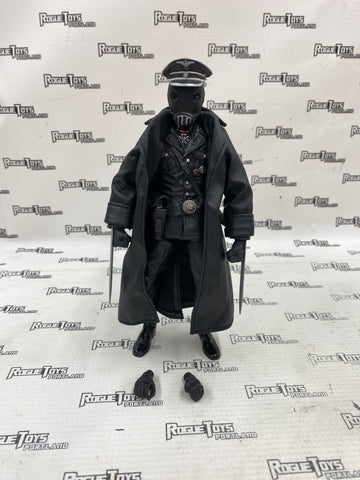 Mezco Hellboy Officer Kroenen