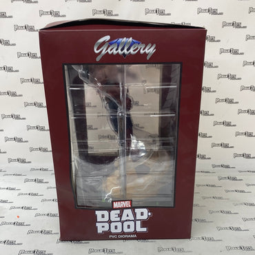 Diamond Select Marvel Gallery Deadpool PVC Statue (Damaged Box)