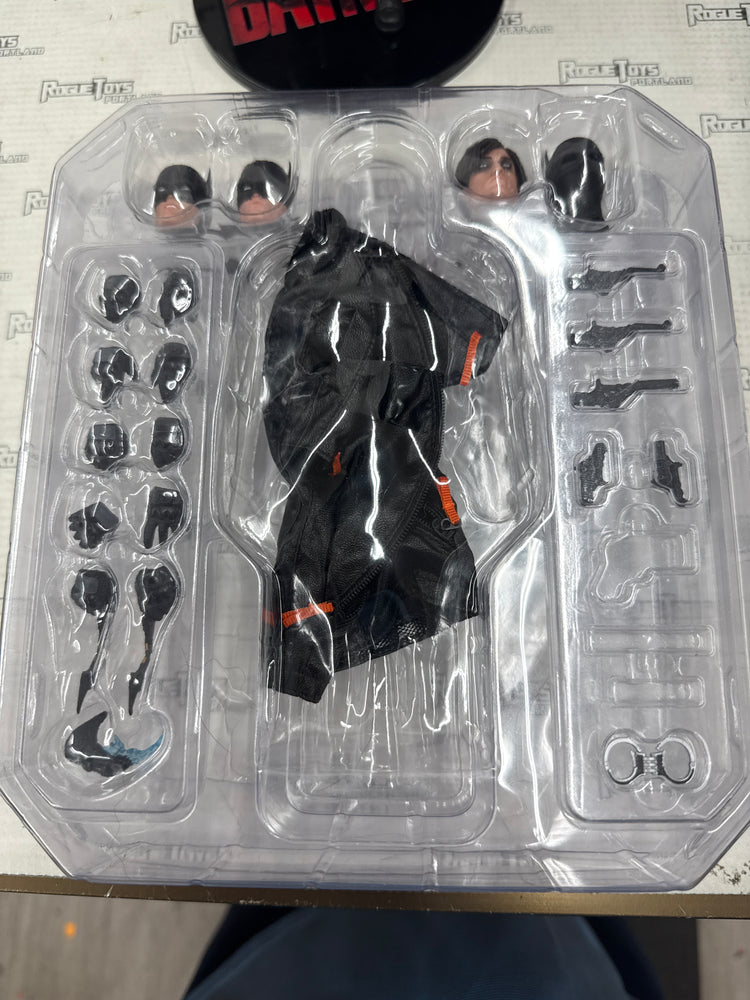 Mezco One:12 The Batman (open box)