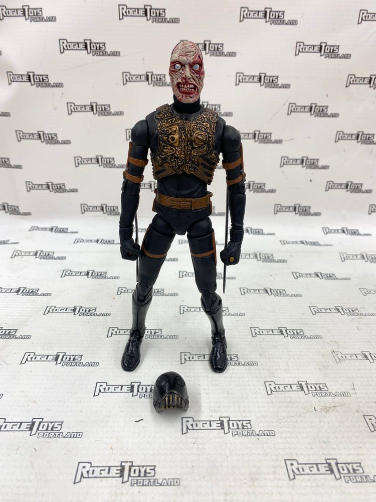 Mezco Hellboy Kroenen