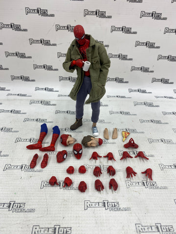 MAFEX Into The Spider-Verse Peter B. Parker Spider-Man