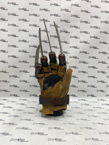 NECA A Nightmare on Elm St. (2010) Freddy Krueger Glove Prop Replica