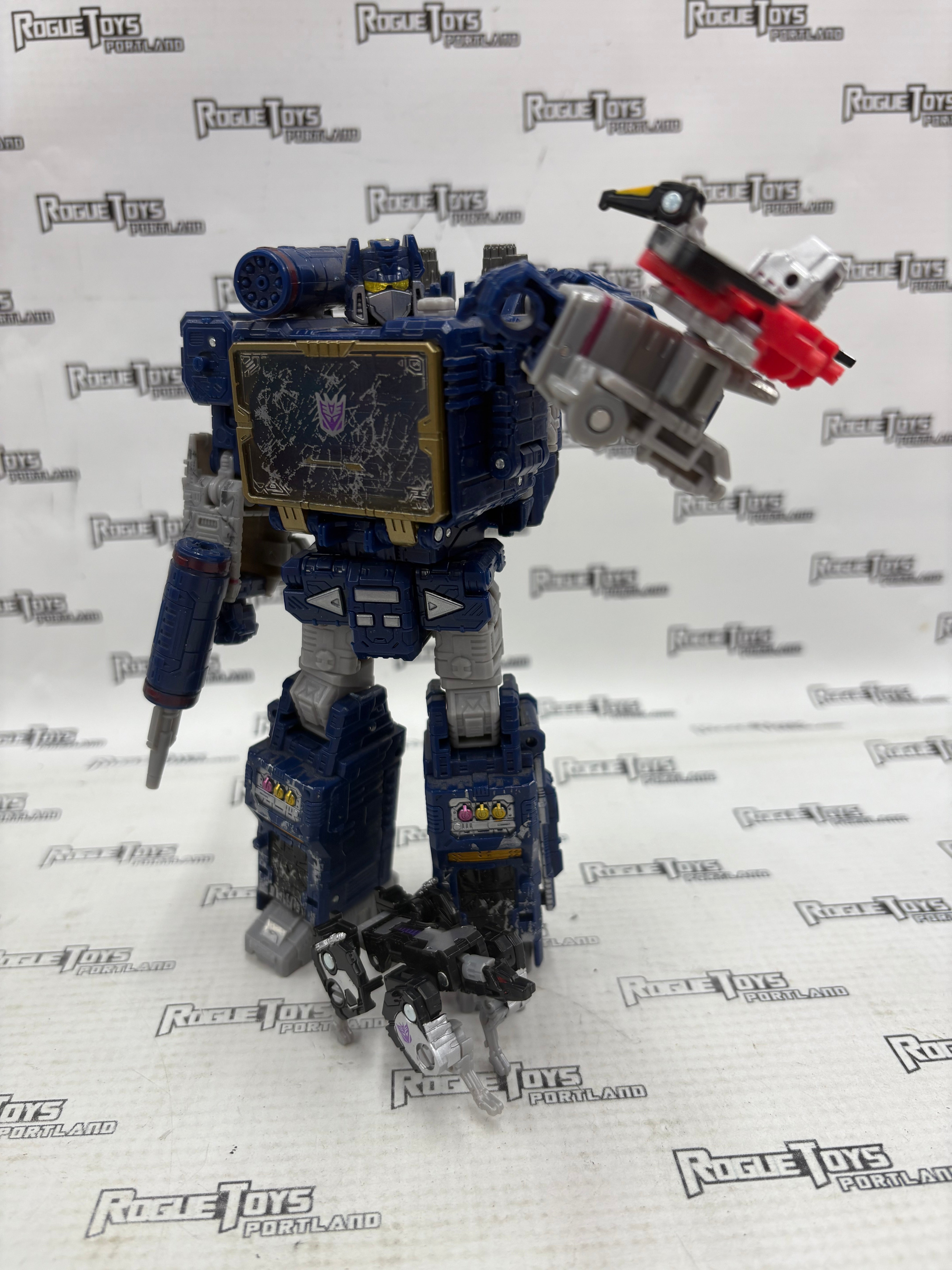 Hasbro Transformers WFC Siege Soundwave w/ Laserbeak & Ravage