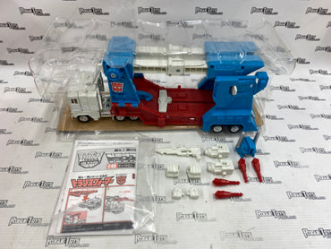 Takara Toys Transformers G1 Reissue Scamble City C-69 Ultra Magnus (Open Box)
