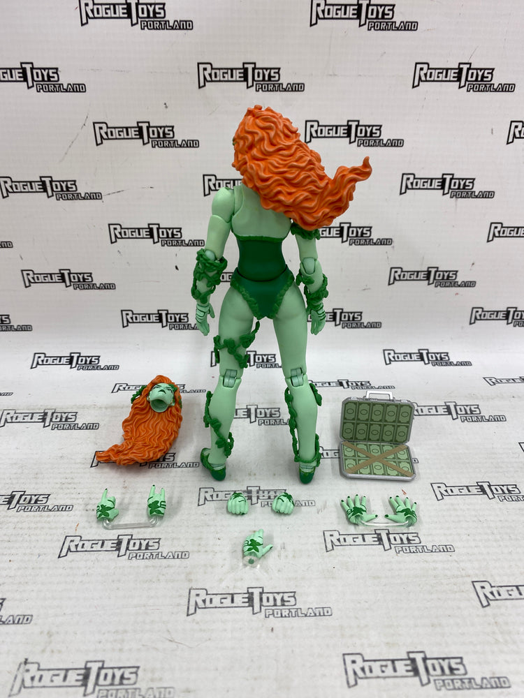 MAFEX Batman: Hush Poison Ivy